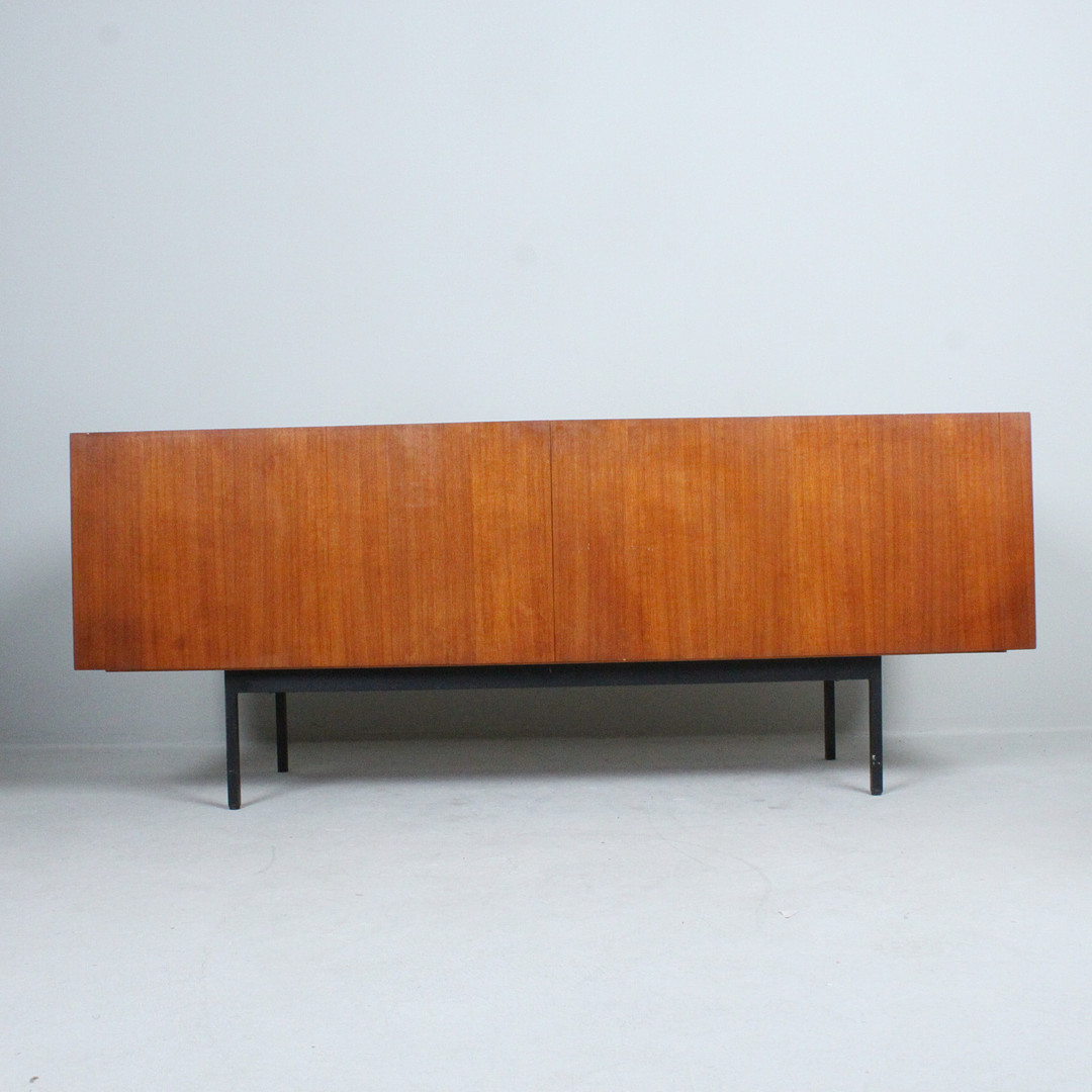DIETER WAECKERLIN. Behr. Sideboard, Modell 'B20', Teak, 1960er Jahre.