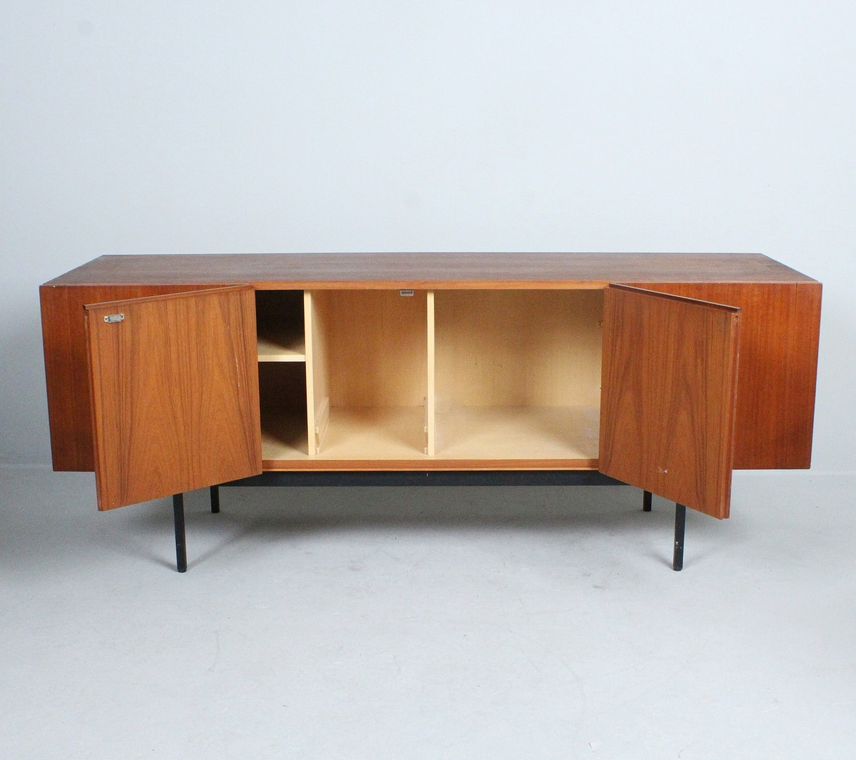 DIETER WAECKERLIN. Behr. Sideboard, Modell 'B20', Teak, 1960er Jahre.