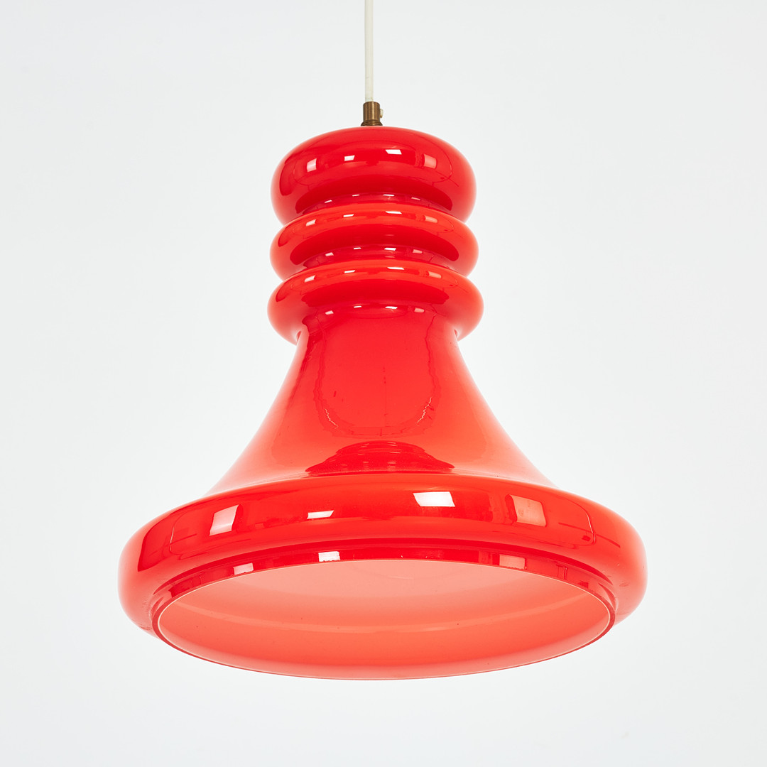 TAKLAMPA, 1960/70-tal, pendelmodell, orange kupa i glas, vit insida.