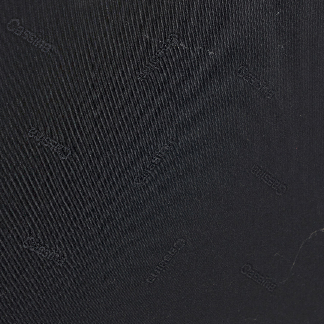 VICO MAGISTRETTI (1920–2006). für Cassina, Sessel und Ottomane, Modell 'Maralunga', Stahl, Leder, Kunststoff, Entwurf 1973, Italien (2).
