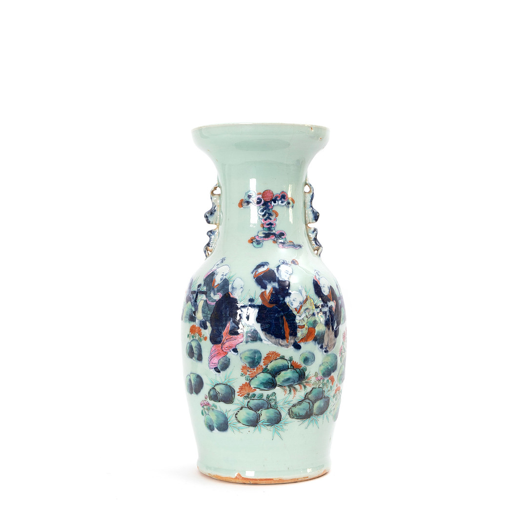 VAS. Porslin, Kina, 1800-tal.