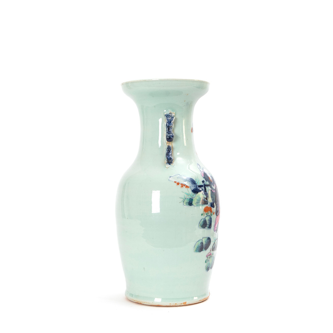 VAS. Porslin, Kina, 1800-tal.