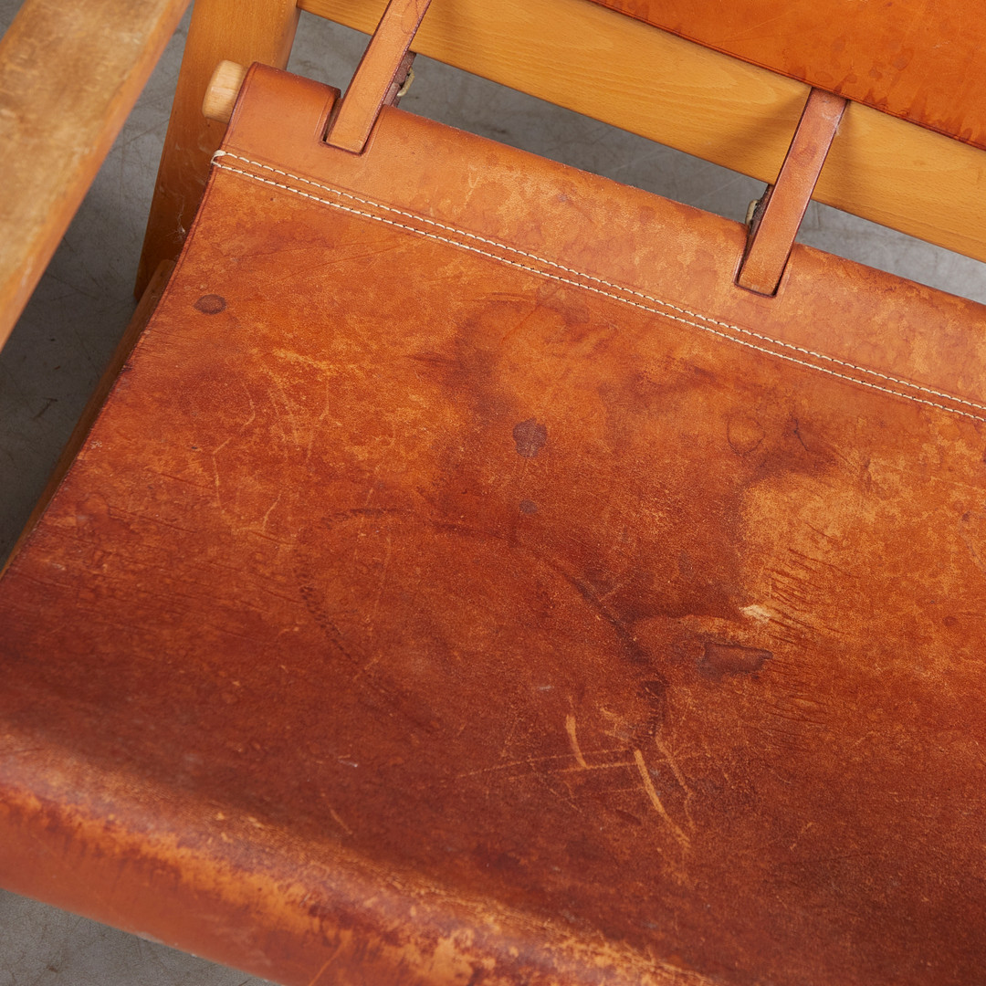 KARIN MOBRING. Ikea, zwei Sessel / Lounge Chairs, Modell 'Natura', Pinie, Leder, 1970er Jahre, Schweden (2).