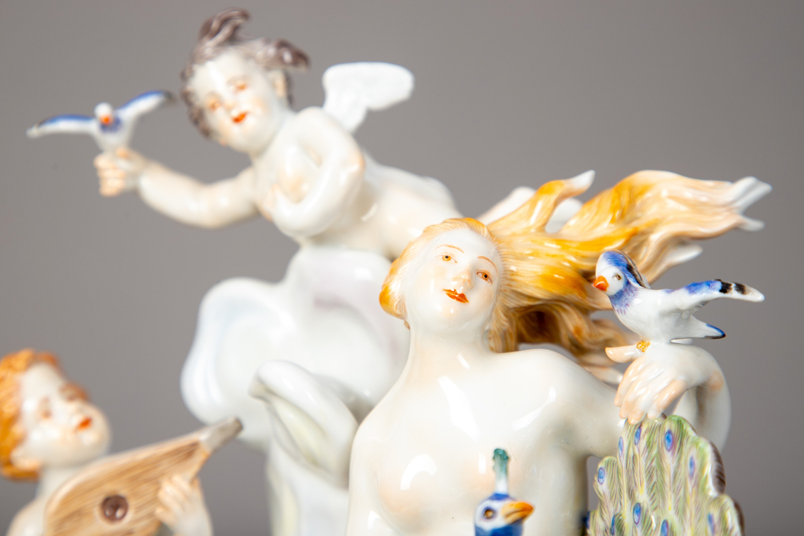 JOHANN JOACHIM KAENDLER (1706-1775). Figurengruppe aus der allegorischen Serie ´Vier Elemente`, Meissen, nach 1950 (4).