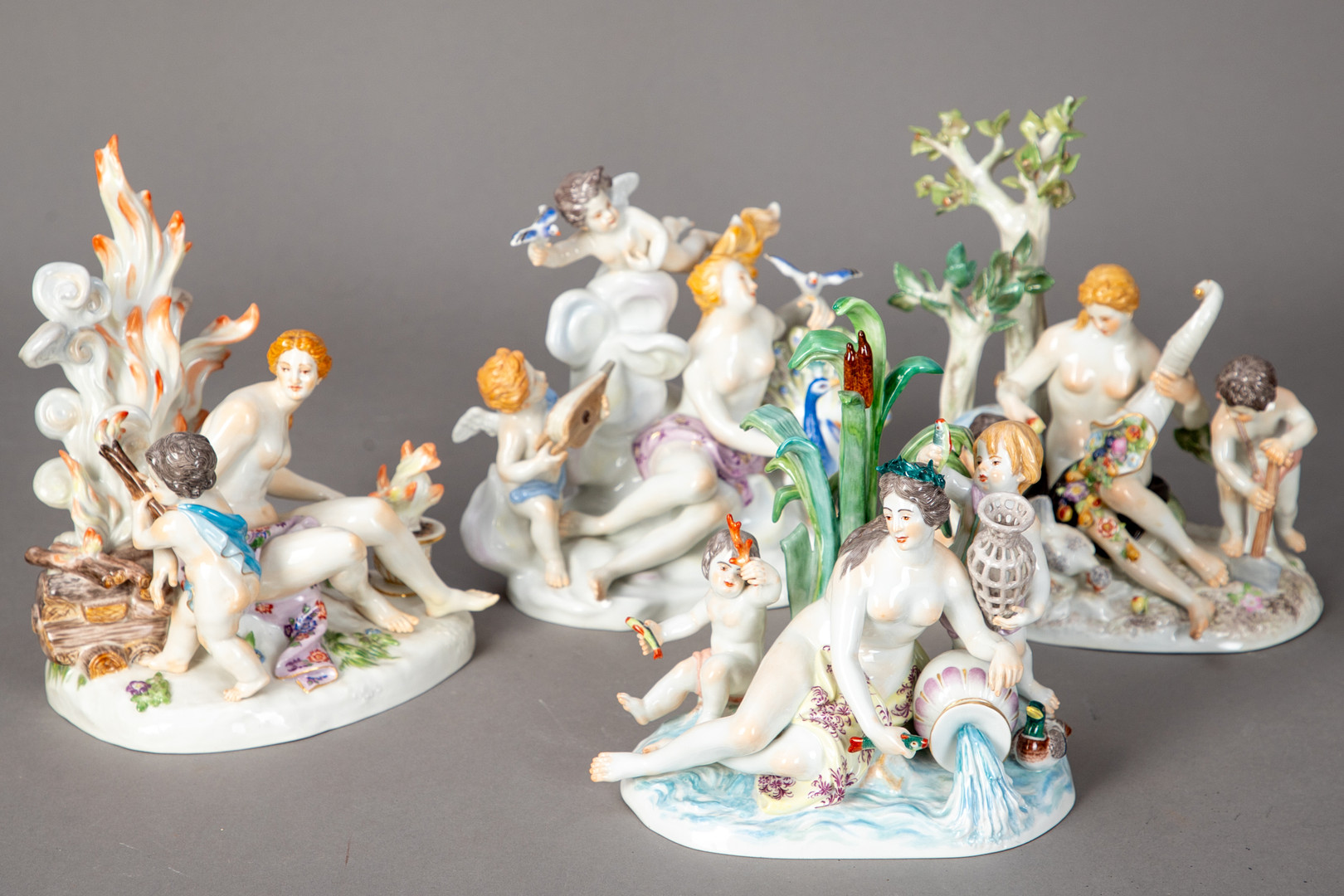 JOHANN JOACHIM KAENDLER (1706-1775). Figurengruppe aus der allegorischen Serie ´Vier Elemente`, Meissen, nach 1950 (4).