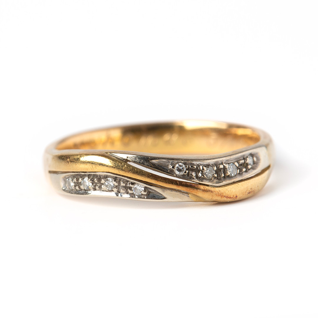 RING, 18K guld och vitguld med briljantslipade diamanter.