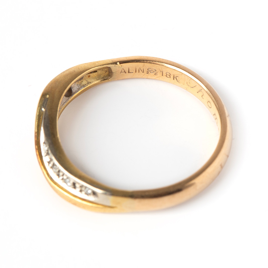 RING, 18K guld och vitguld med briljantslipade diamanter.