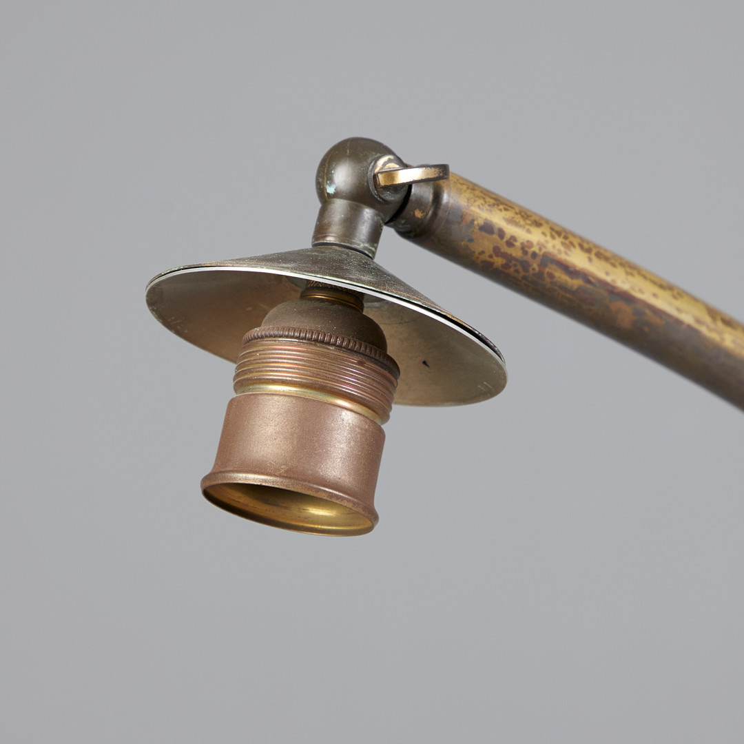 PITT MÜLLER (1905-1975). Stehlampe / Bogenlampe, Messing, Pergamentpapier, Binse, 1950er Jahre, Deutschland.
