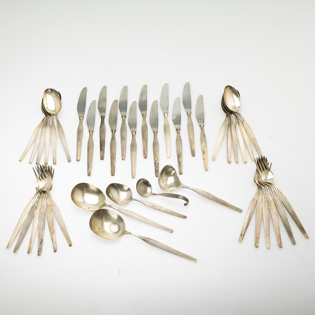 ROBBE & BERKING. Besteck ´City` für 12 Personen, versilbert, Flensburg, 2. Hälfte 20. Jh. (41).