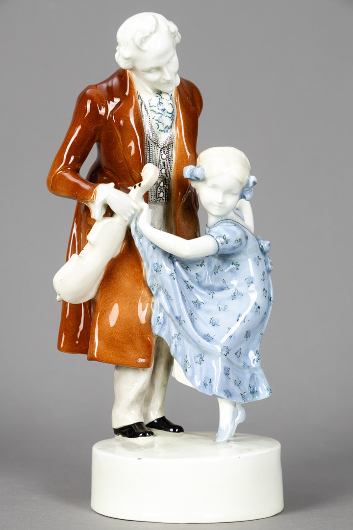 FRIEDRICH GOLDSCHEIDER (185-1897). Figurengruppe, Herr mit Kind, Wien, um 1910.