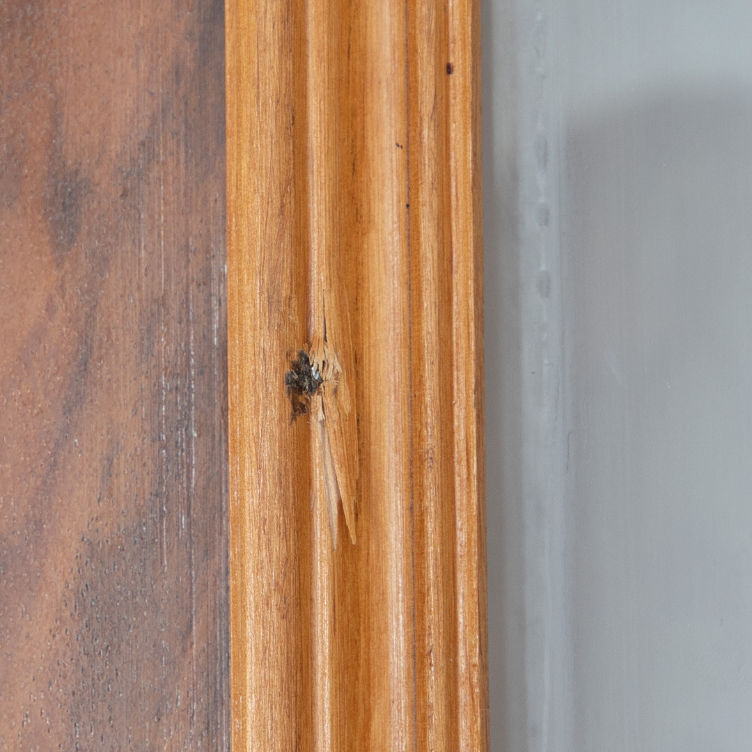 Gründerzeit Schrank zur Vitrine umgebaut.