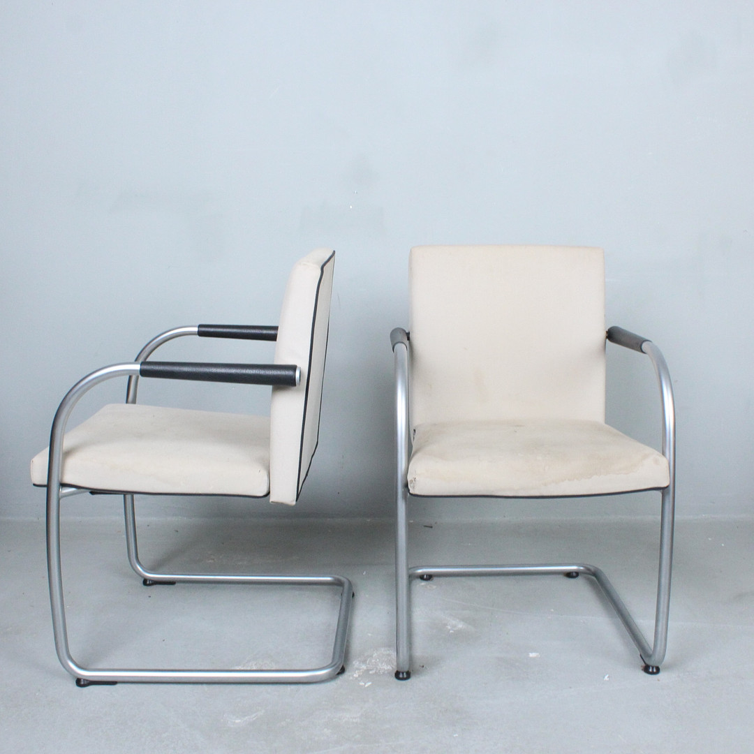 VITRA. Paar Freischwinger, Modell '' Visasoft ''.