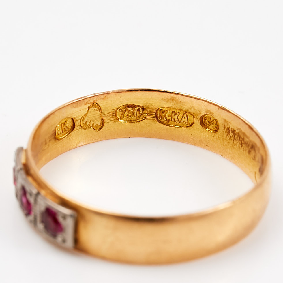 RING, 18 k röd- och vitguld, med 3 st rubiner.