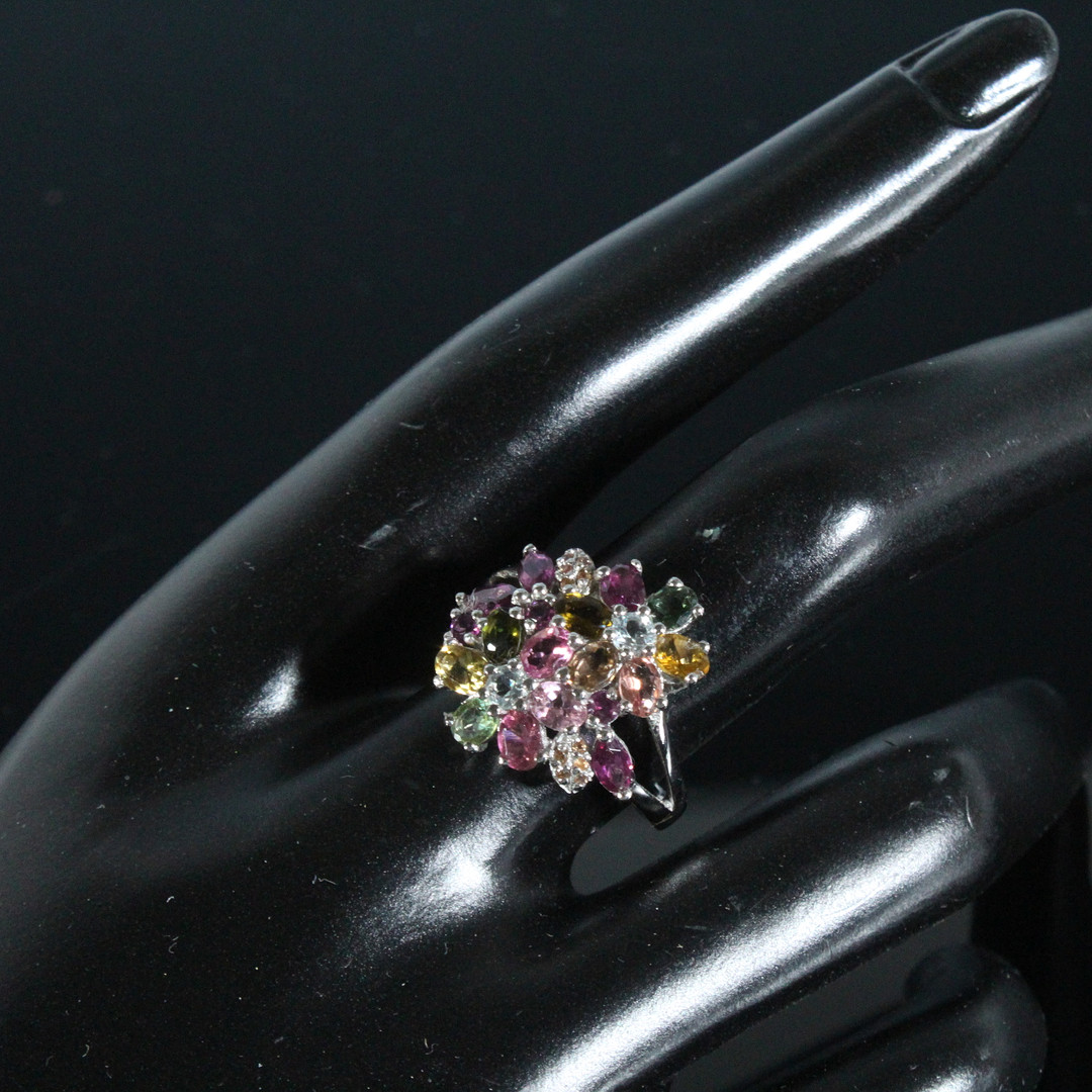 Statement-Ring mit bunten Edelsteinen, 925er Silber.