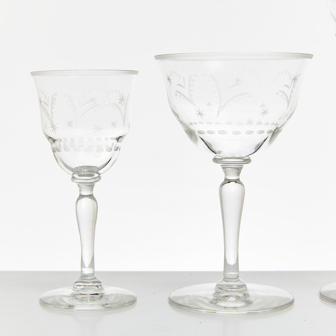 GUNNAR HÅKANSSON. Glasservis, 31 dlr, Johansfors, 1920/30-tal, med graverad dekor.