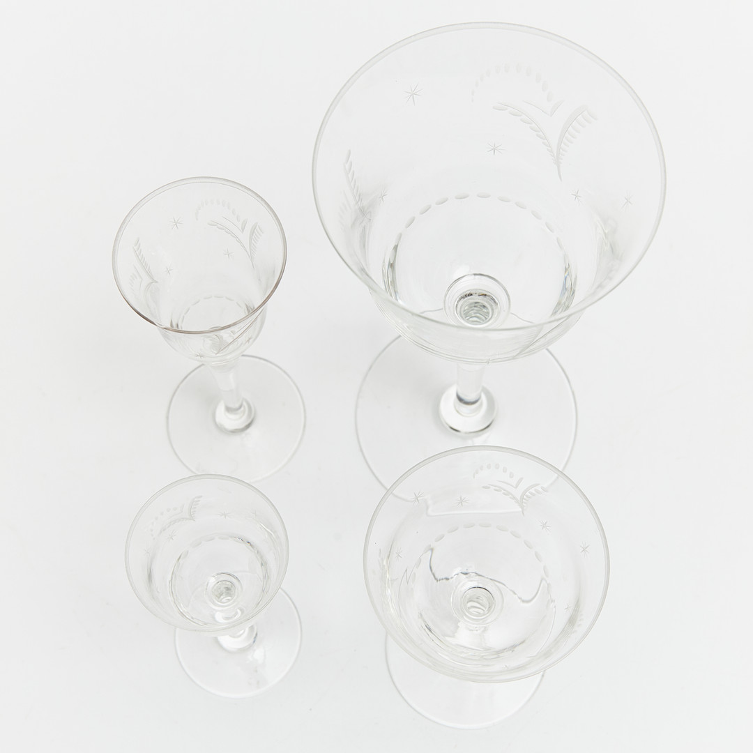 GUNNAR HÅKANSSON. Glasservis, 31 dlr, Johansfors, 1920/30-tal, med graverad dekor.