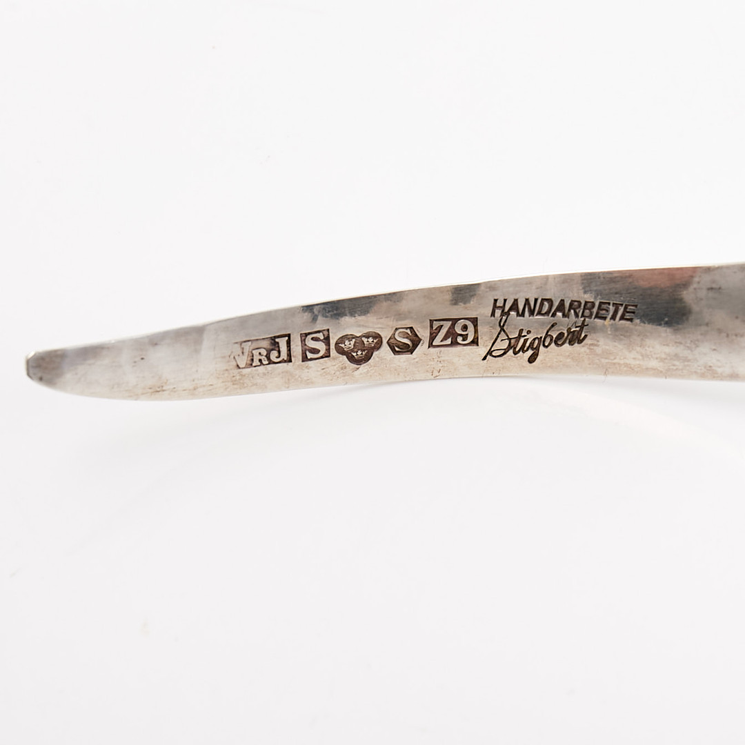 STIGBERT, Collier, Stel halsring, hamrad dekor, stämplad NRJ, S, 1974, signerad.