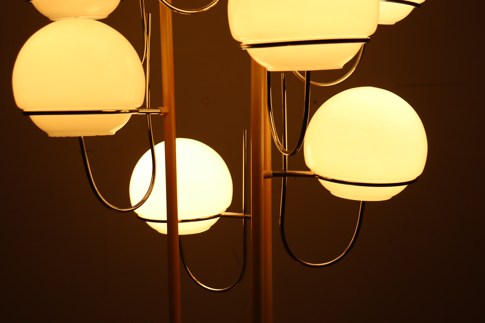 GINO SARFATTI. Zugeschrieben. Mid Century Stehleuchte/Stehlampe, Italien, 1960er Jahre.