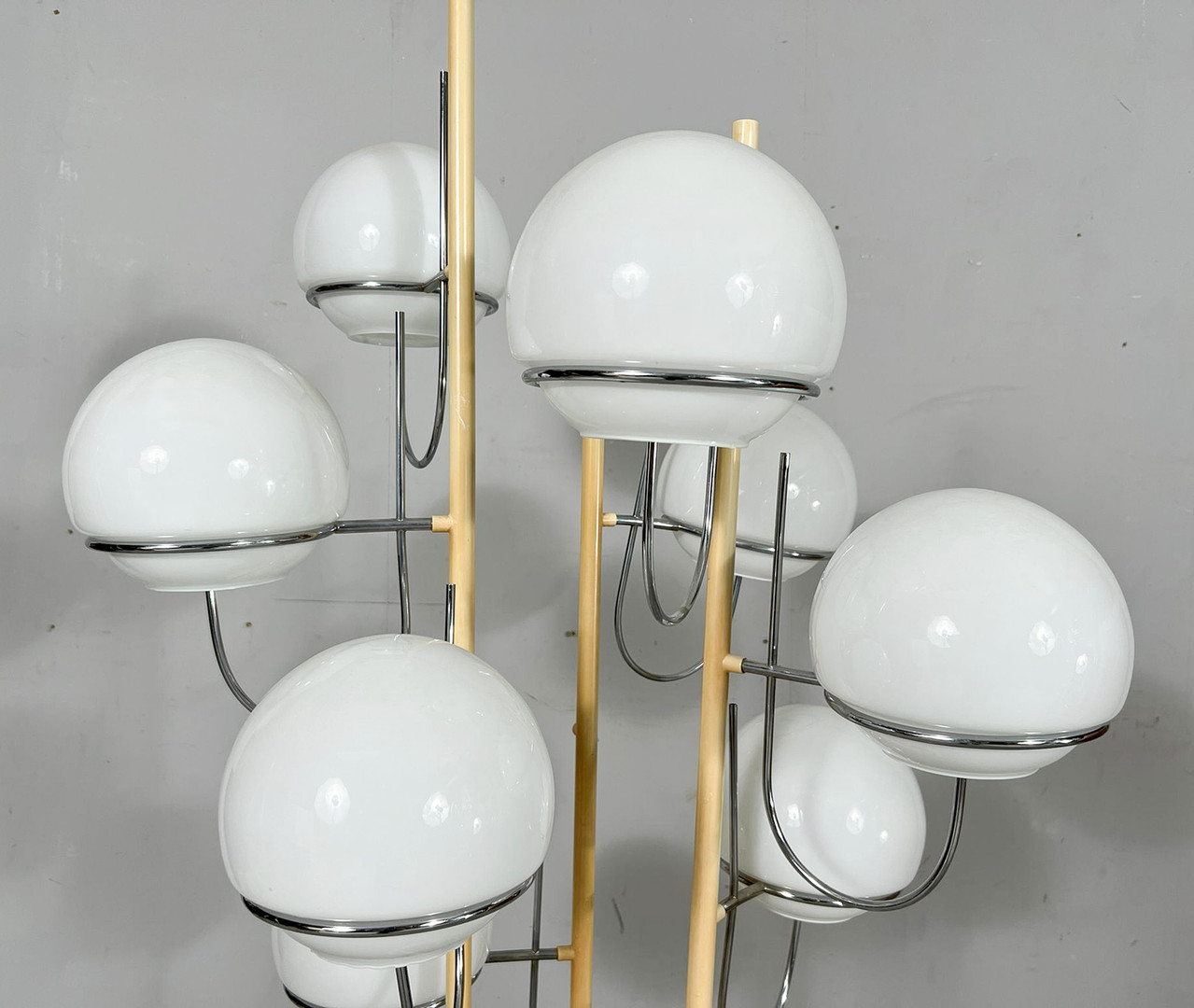 GINO SARFATTI. Zugeschrieben. Mid Century Stehleuchte/Stehlampe, Italien, 1960er Jahre.