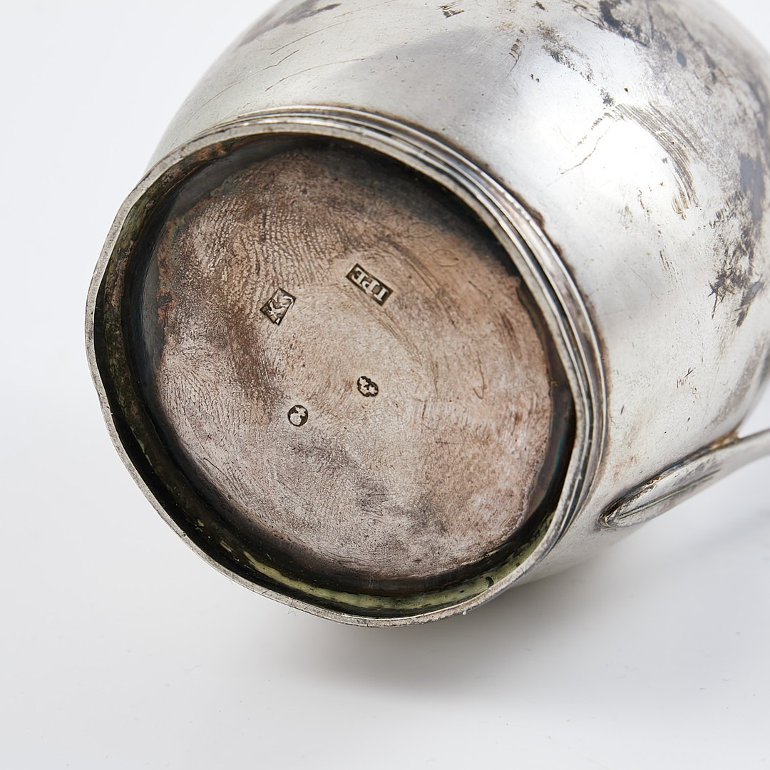 JOHAN PETTER ERNANDER. Gräddkanna, silver, Uppsala, 1828, dekor av blad, invändig förgylld.