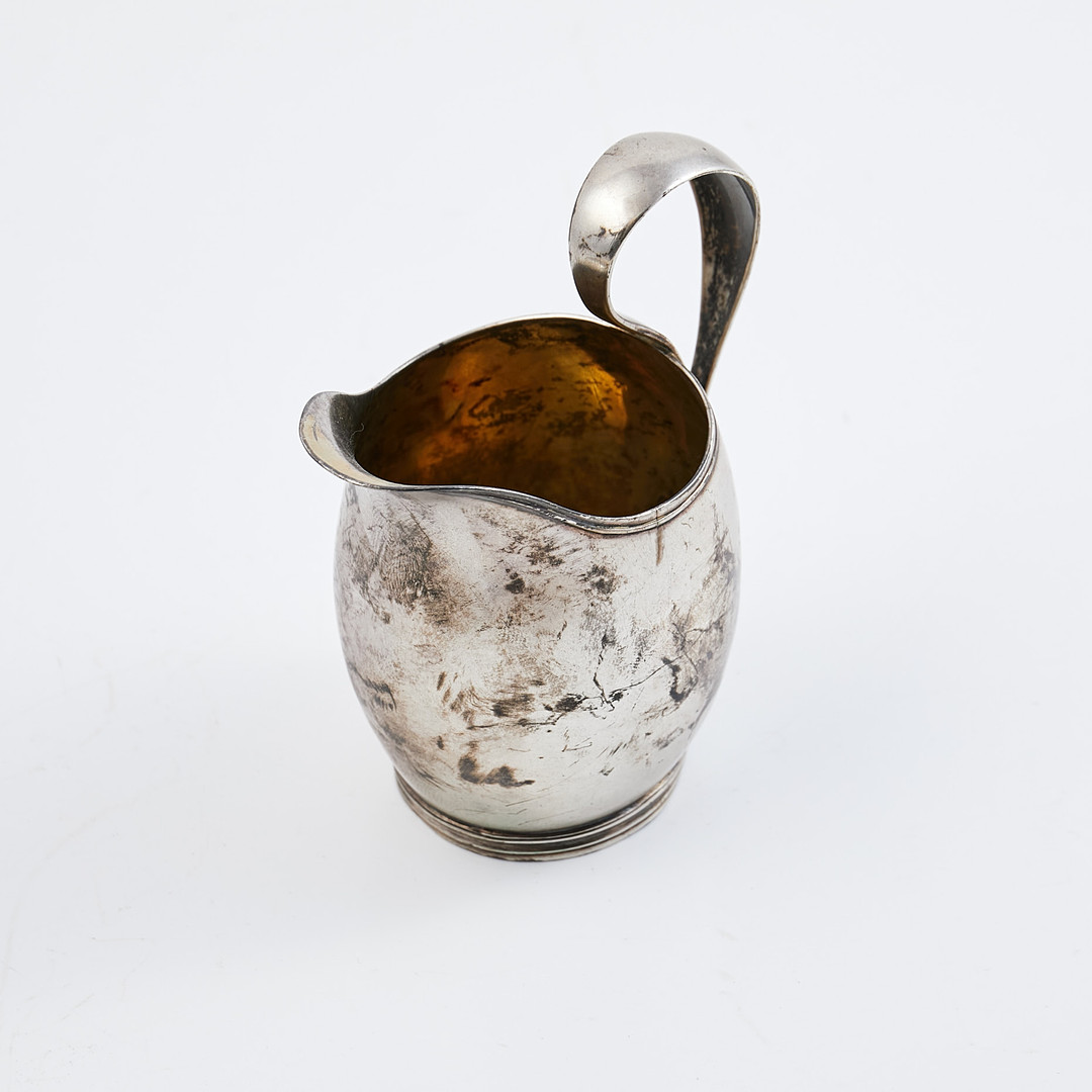 JOHAN PETTER ERNANDER. Gräddkanna, silver, Uppsala, 1828, dekor av blad, invändig förgylld.