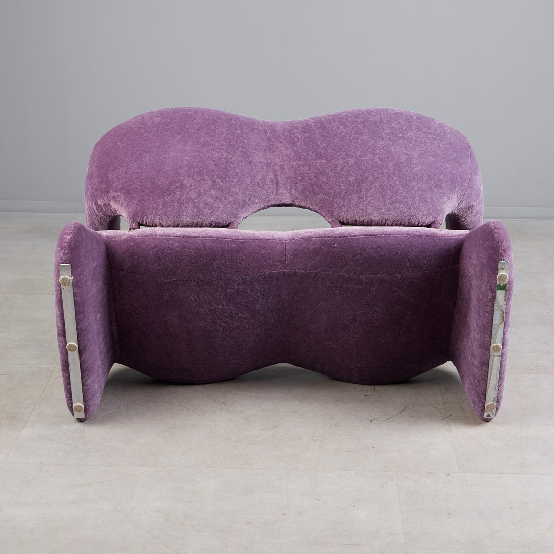 OLIVIER MOURGUE. Airborne International, Zweisitzer Sofa, Modell 'Djinn Sofa', Stahl, Stoff, Entwurf 1964, Frankreich.