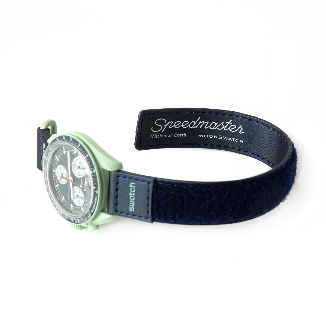 OMEGA X SWATCH, armbandsur, Mission on earth, bioceramic, 2023.