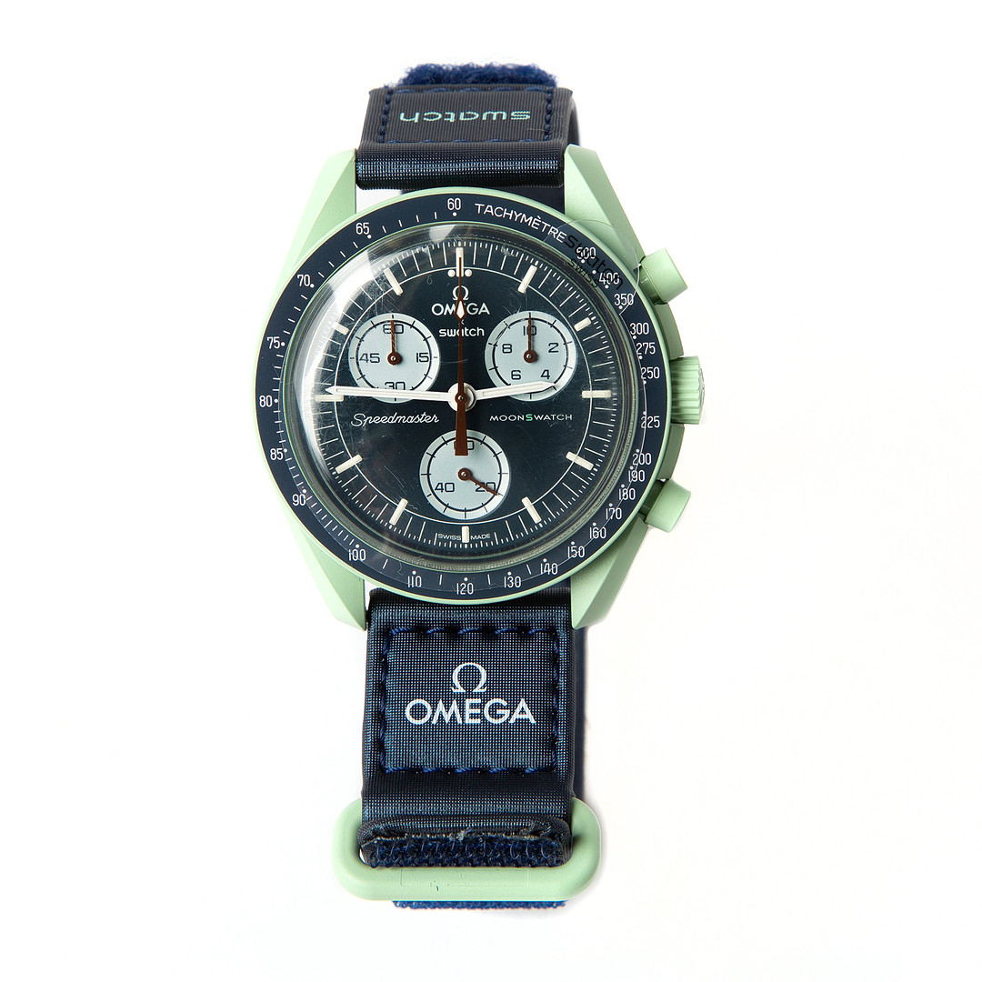 OMEGA X SWATCH, armbandsur, Mission on earth, bioceramic, 2023.