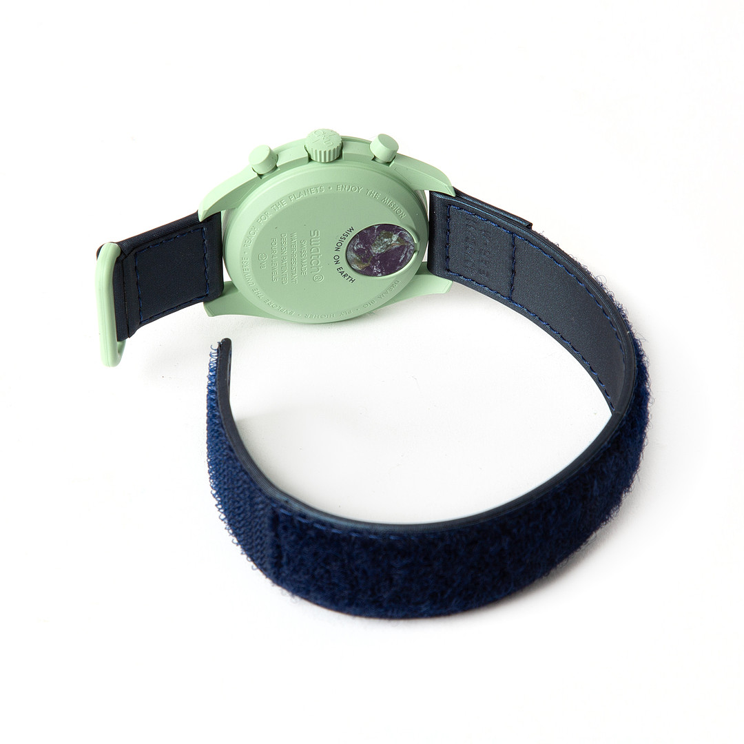 OMEGA X SWATCH, armbandsur, Mission on earth, bioceramic, 2023.