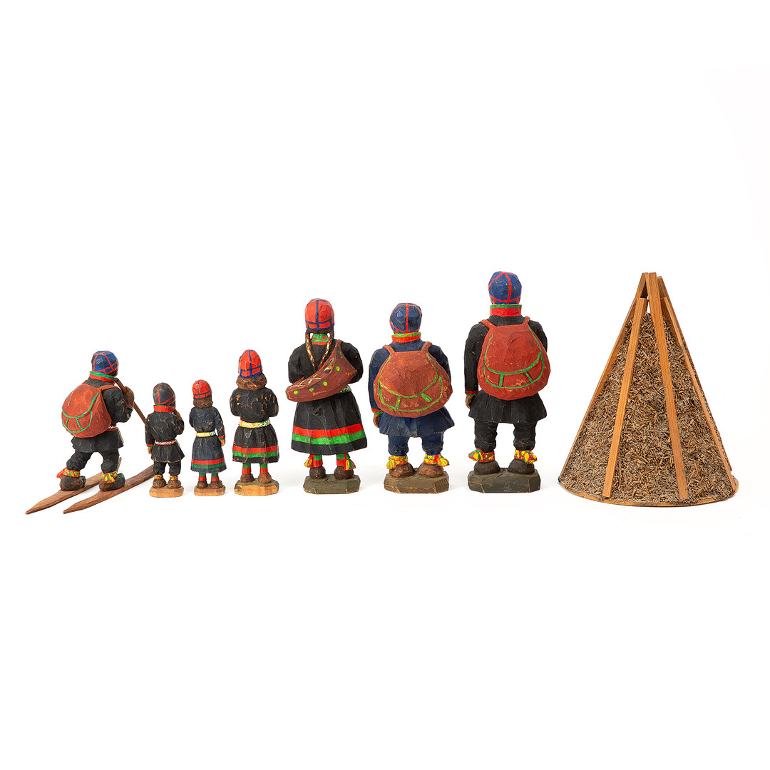 TORBORG LINDEBERG. Träfigurer/samefigurer, signerade TL.