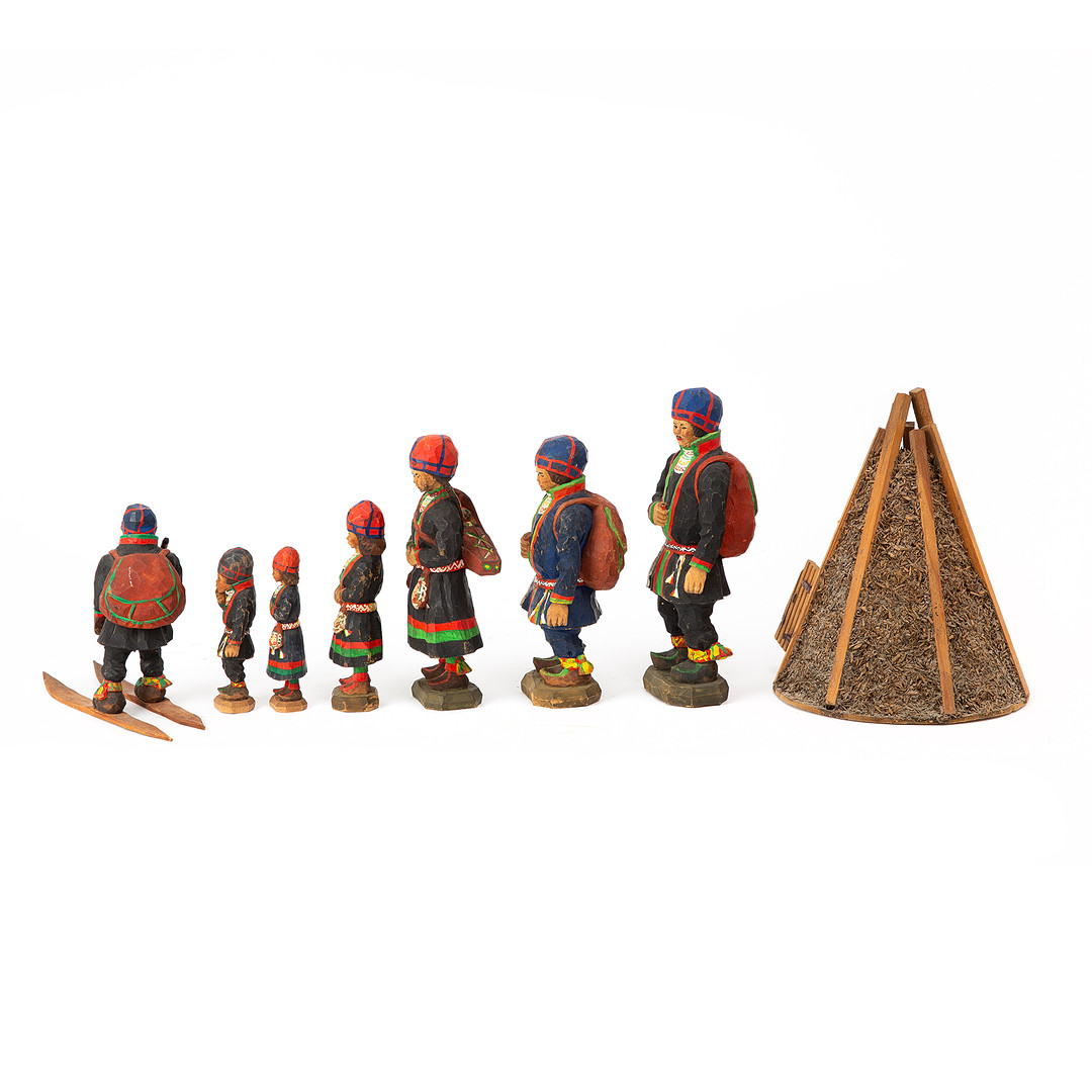 TORBORG LINDEBERG. Träfigurer/samefigurer, signerade TL.