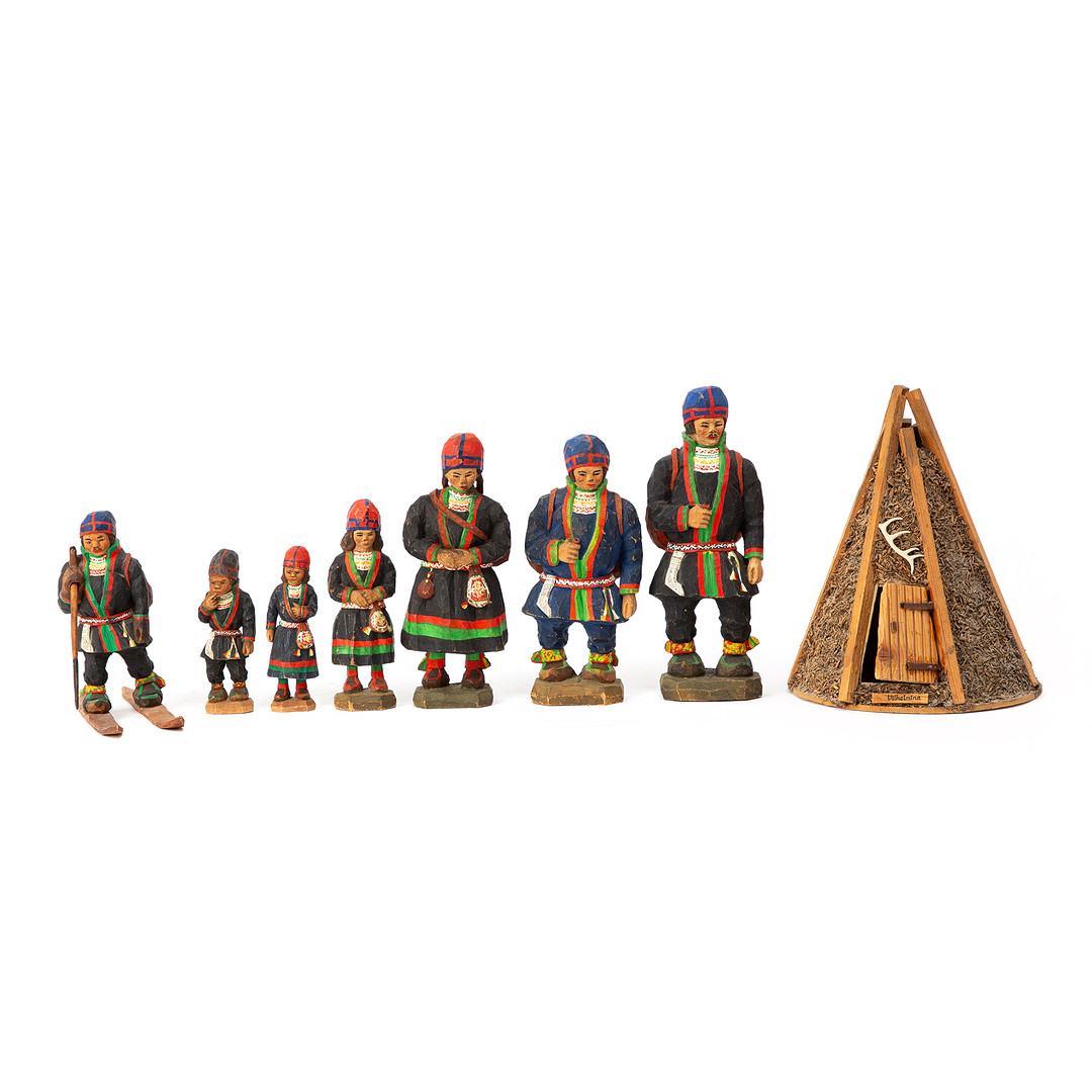 TORBORG LINDEBERG. Träfigurer/samefigurer, signerade TL.