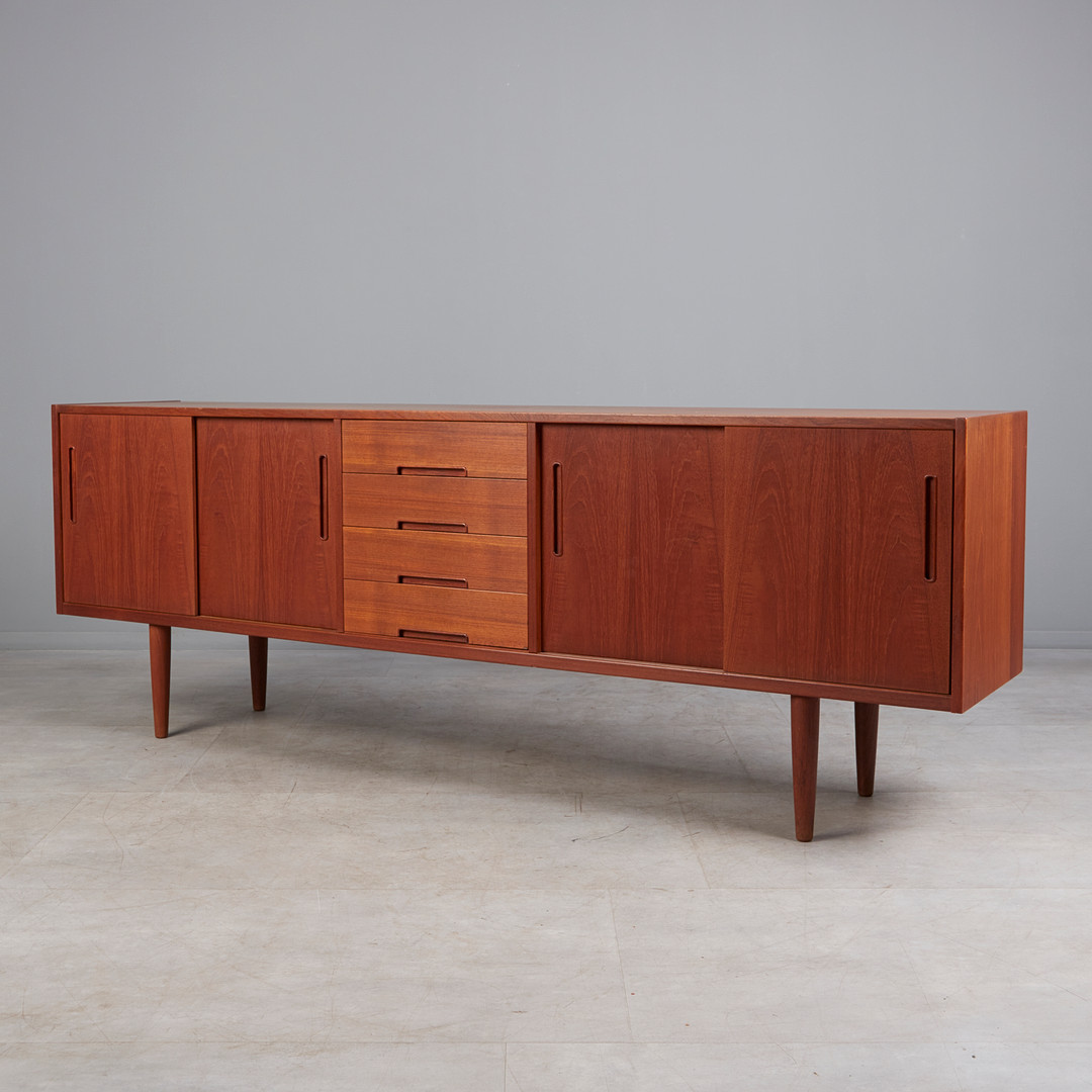 NILS JONSSON. für Hugo Troeds Industrier, Sideboard / Anrichte, Modell 'Giant', Teak, 1970er Jahre, Schweden.