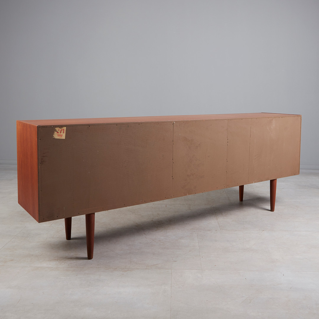NILS JONSSON. für Hugo Troeds Industrier, Sideboard / Anrichte, Modell 'Giant', Teak, 1970er Jahre, Schweden.