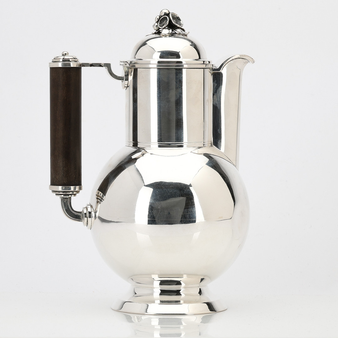 WA BOLIN. Kaffekanna, Stockholm, 1939, silver med betsat träskaft.