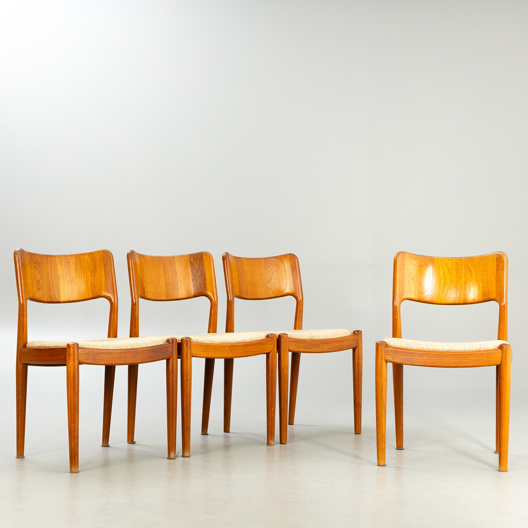 NIELS KOEFOED. Glostrup Møbelfabrik. 4 Teak Stühle.
