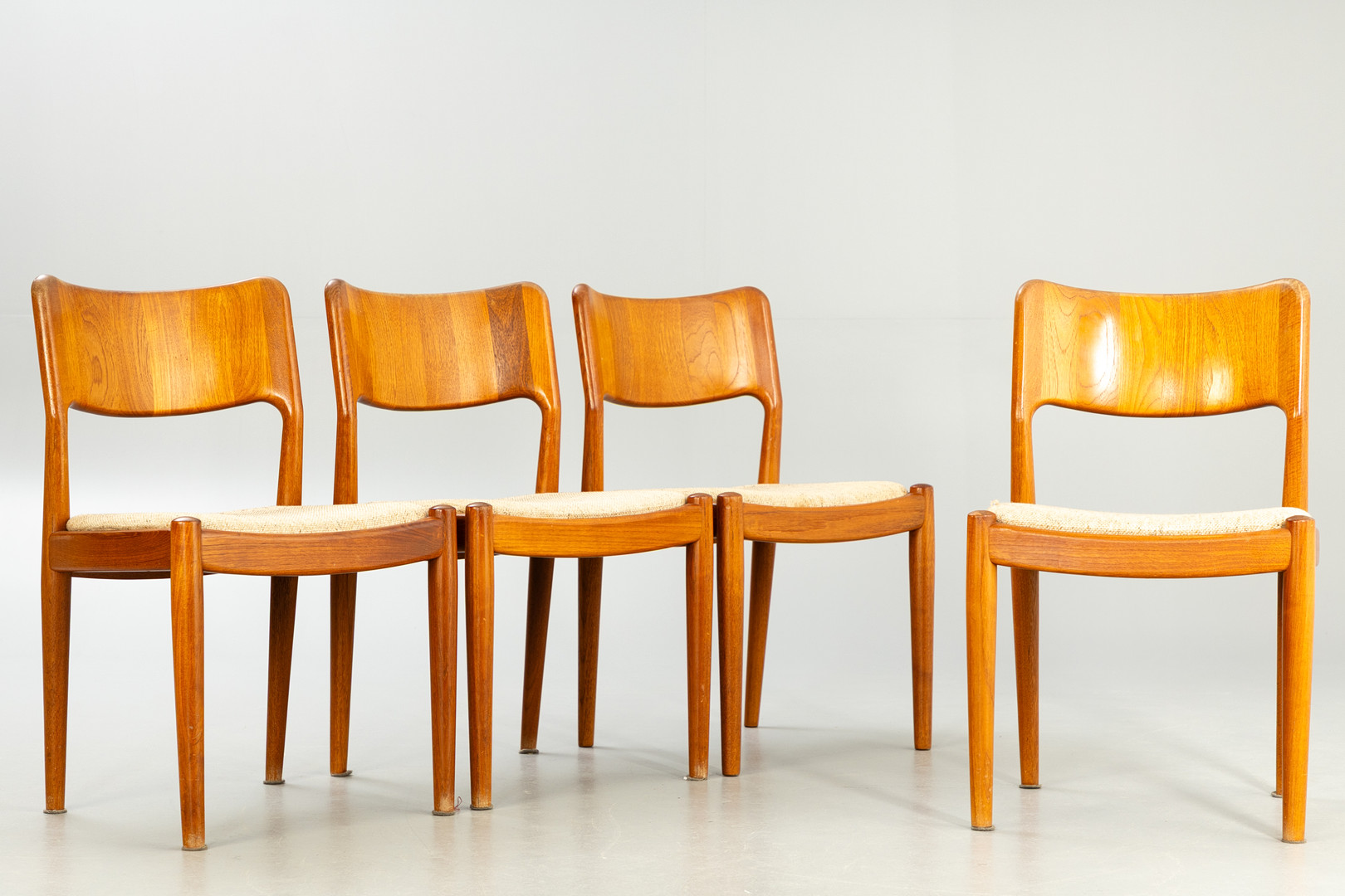 NIELS KOEFOED. Glostrup Møbelfabrik. 4 Teak Stühle.