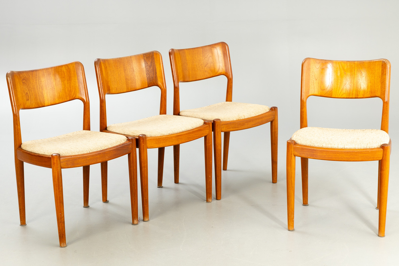 NIELS KOEFOED. Glostrup Møbelfabrik. 4 Teak Stühle.