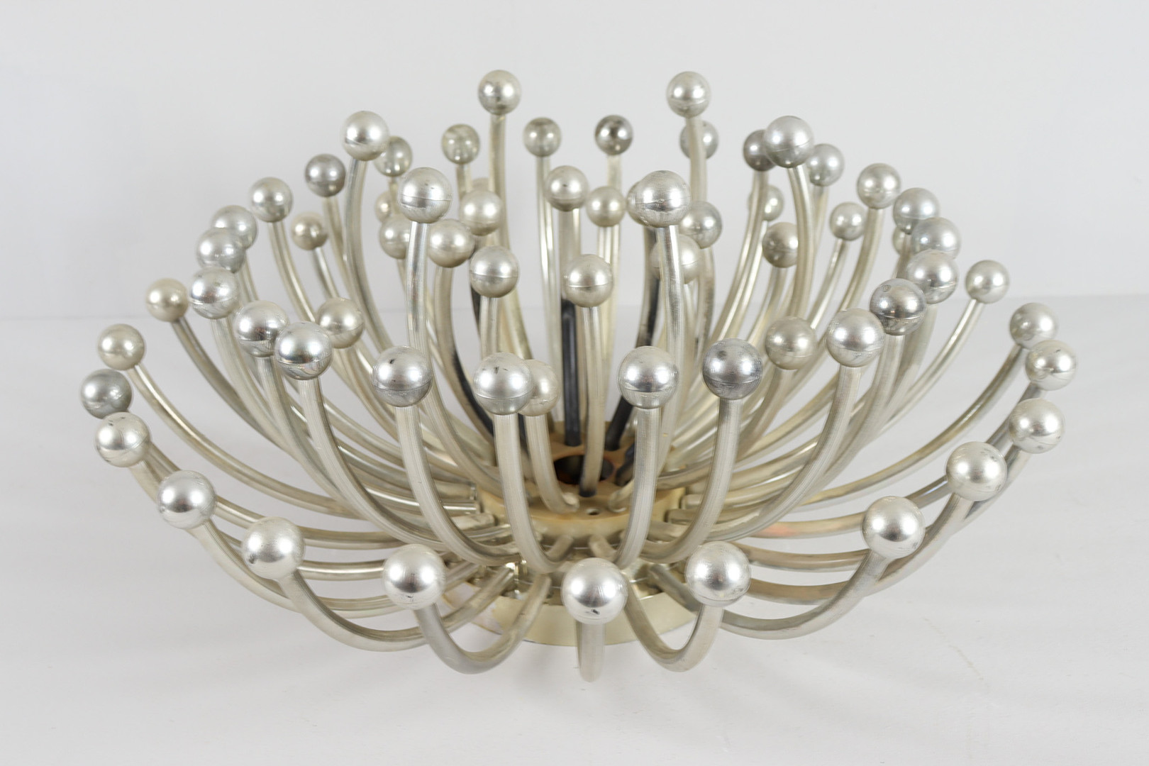 VALENTI LUCE. Mid-Century Wandlampe/Deckenlampe von Valenti Luce für Studio Tetrarch, Modell: 'Pistillo', Italien, 1970er Jahre.