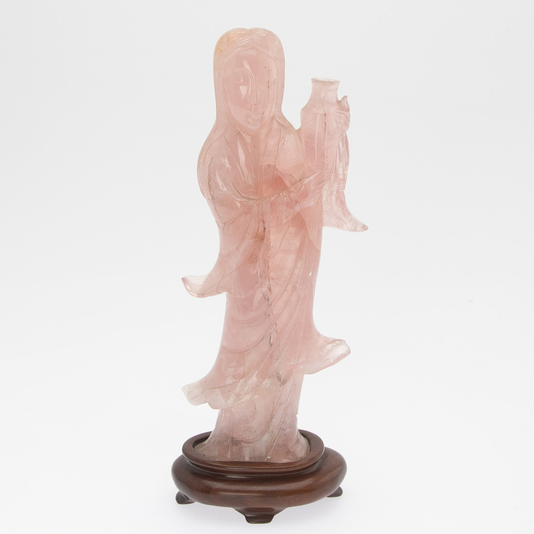 Rosenquarz-Figur einer japanischen Schönheit, Anfang 20. Jh.