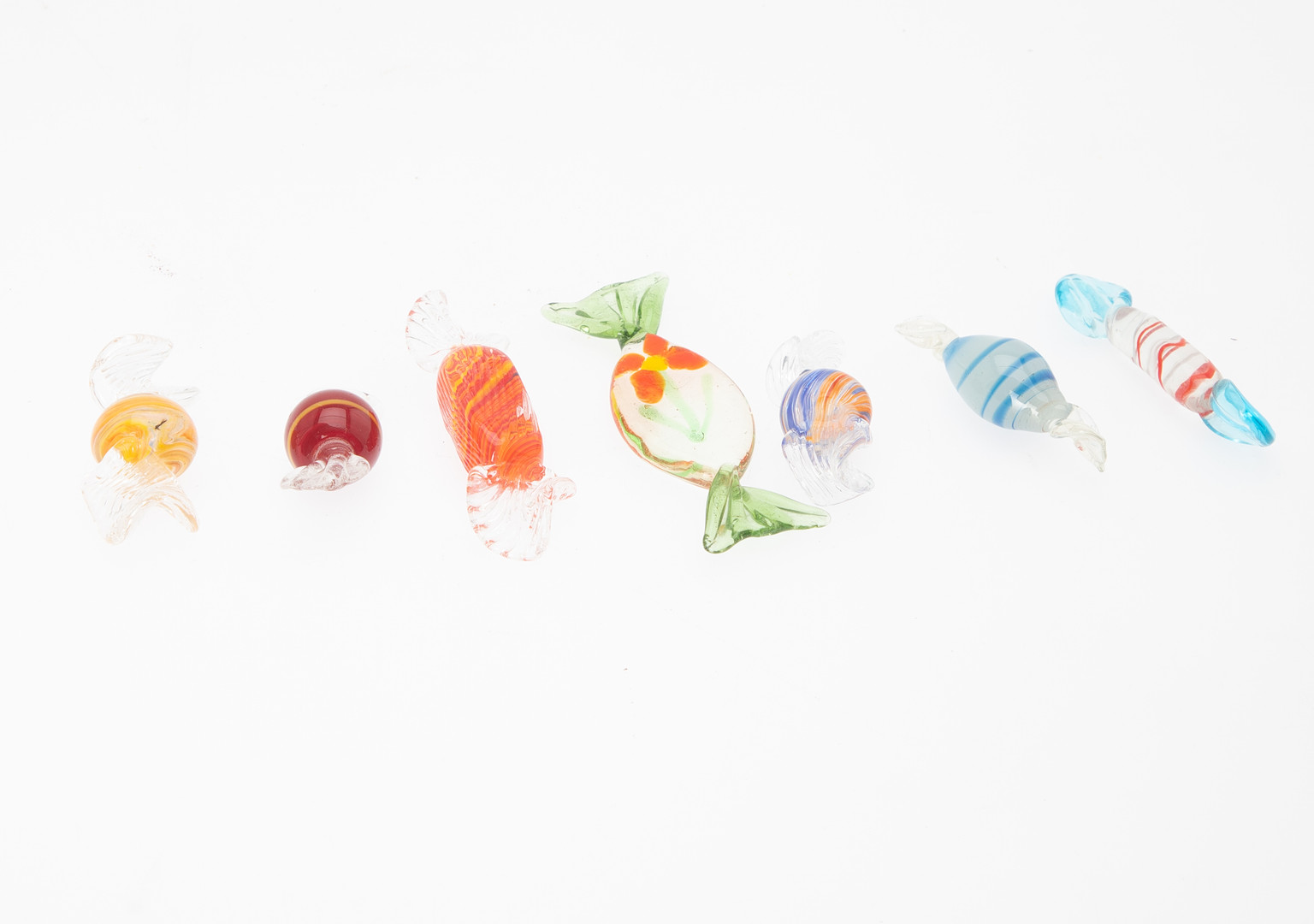 Große Glasschale mit Glasbonbons, wohl Schweden, 1990er Jahre.