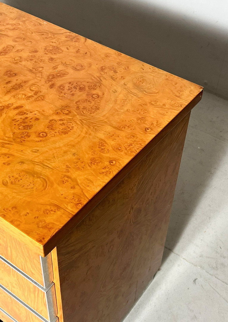 GLAM FURNITURE. Sideboard im Art Deco Stil, Wurzelholz/Chrom, Italien, 1970er Jahre.