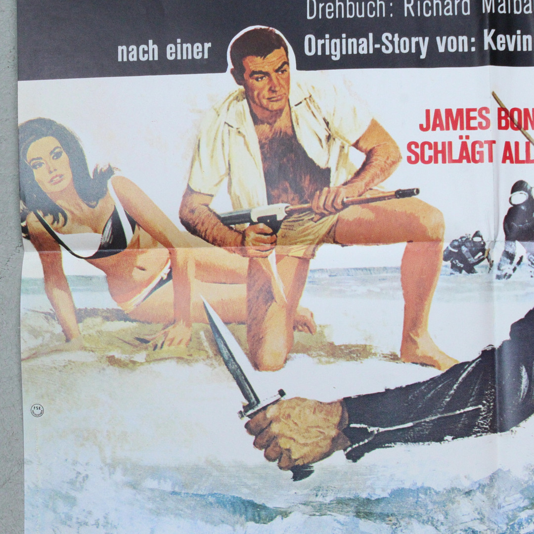 'James Bond 007 - Feuerball' und 'James Bond 007 - Diamantenfieber', deutsche Filmplakate.