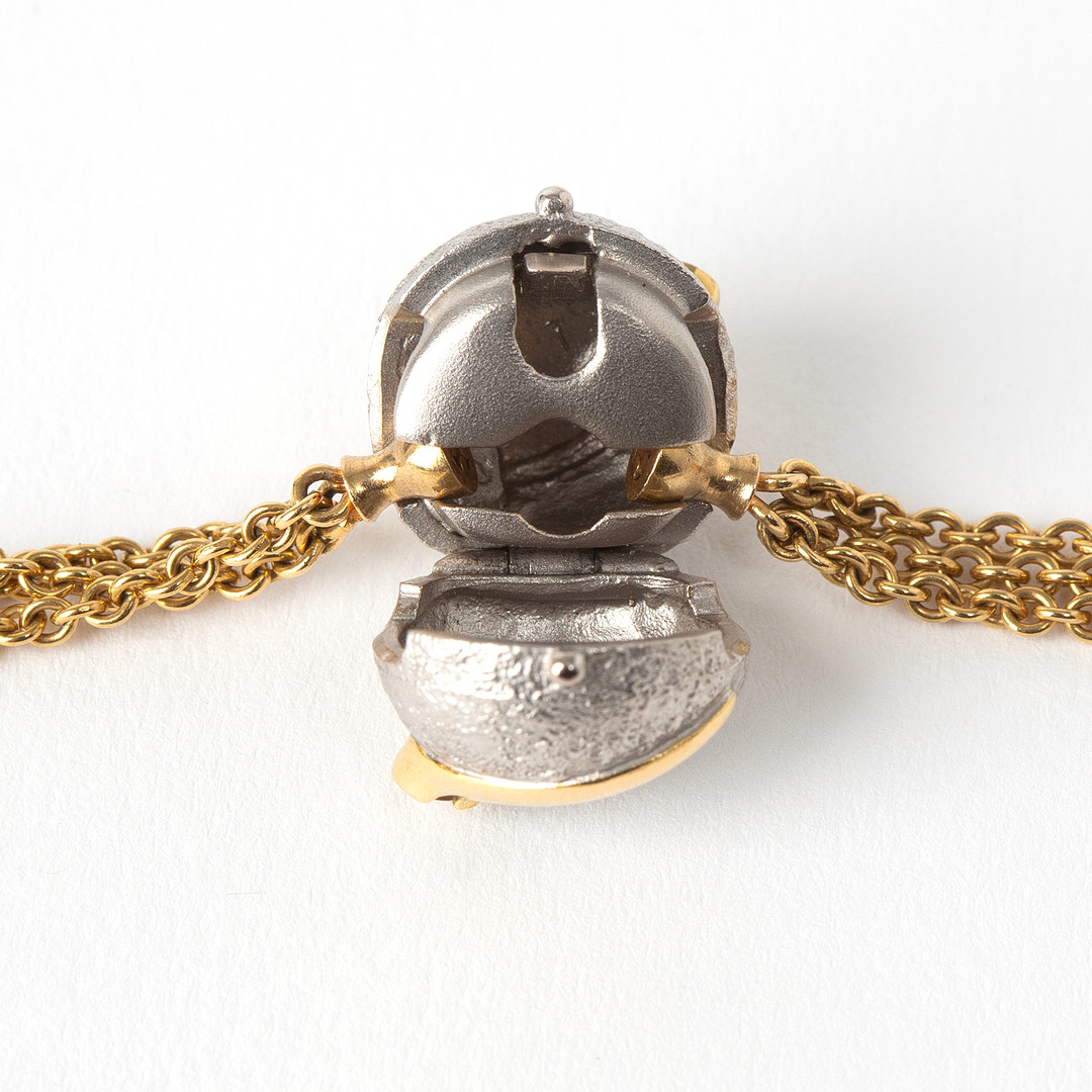 CHARLOTTE LYNGGAARD, collier, 18K guld och vitguld med briljantslipade diamanter.