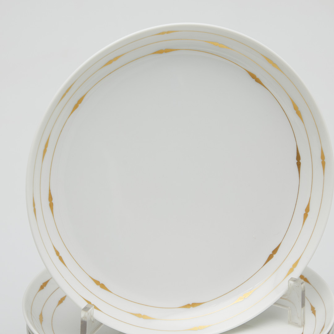TAPIO WIRKKALA. für Rosenthal studio-line, 33-teiliges Kaffeeservice, Modell 'Century Gold' zum 100-jährigen Jubiläum, Porzellan, 1979, Deutschland (33).