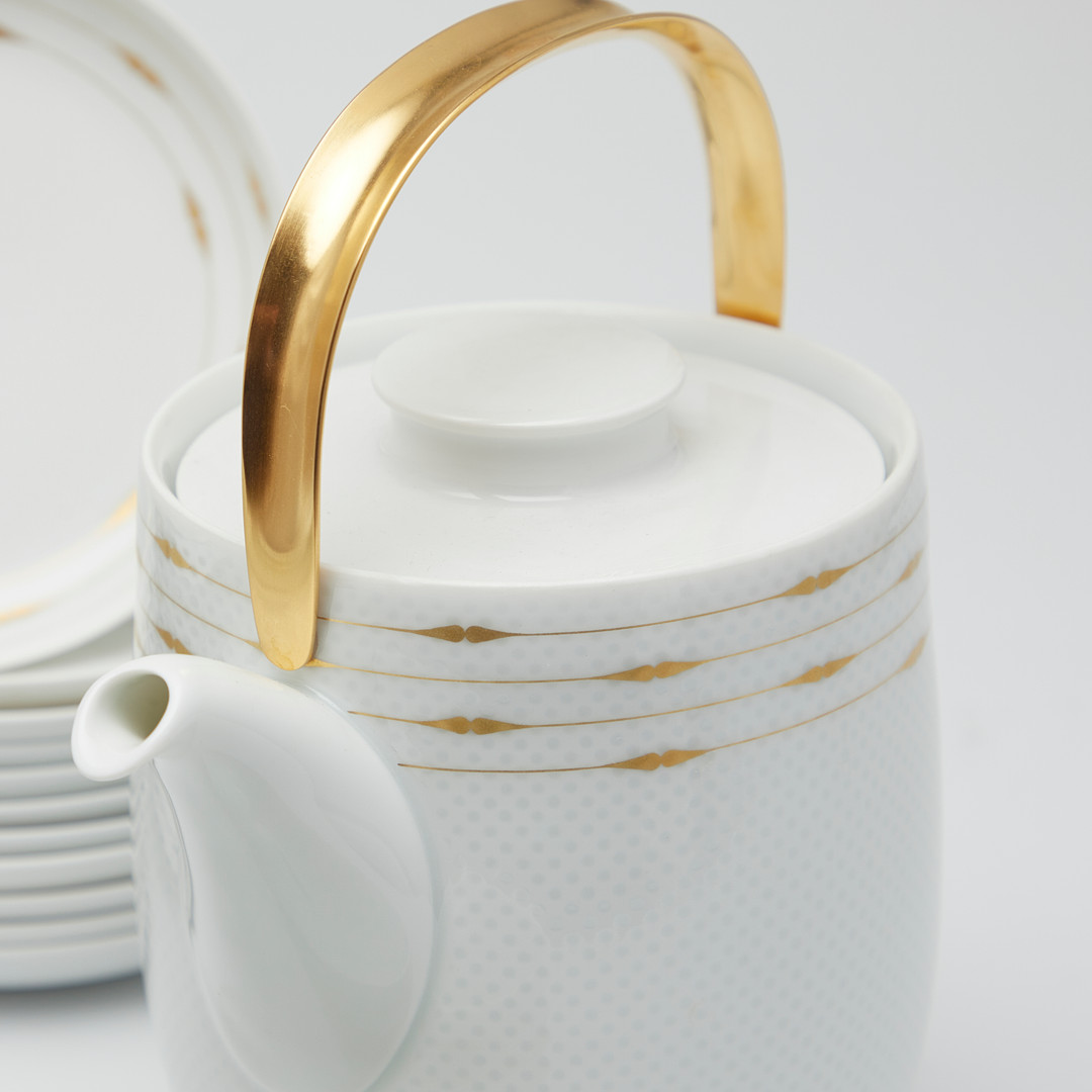 TAPIO WIRKKALA. für Rosenthal studio-line, 33-teiliges Kaffeeservice, Modell 'Century Gold' zum 100-jährigen Jubiläum, Porzellan, 1979, Deutschland (33).
