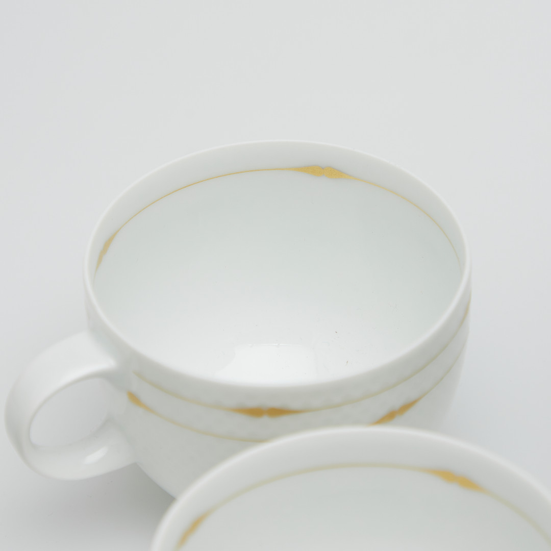 TAPIO WIRKKALA. für Rosenthal studio-line, 33-teiliges Kaffeeservice, Modell 'Century Gold' zum 100-jährigen Jubiläum, Porzellan, 1979, Deutschland (33).