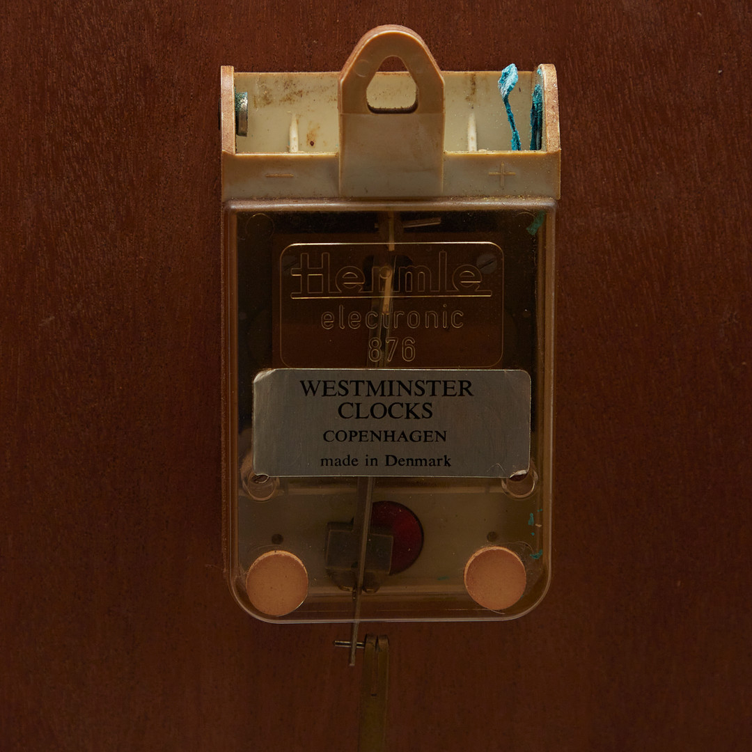 Westminster Clocks, Wanduhr / Pendeluhr, Quarzwerk, Teak, Messing, 1960er Jahre, Dänemark.
