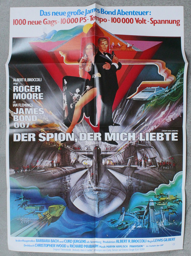 'James Bond'-Filmplakate - '007 jagt Dr. No', 'Liebesgrüße aus Moskau', 'Der Spion, der mich liebte' und 'Im Angesicht des Todes'.