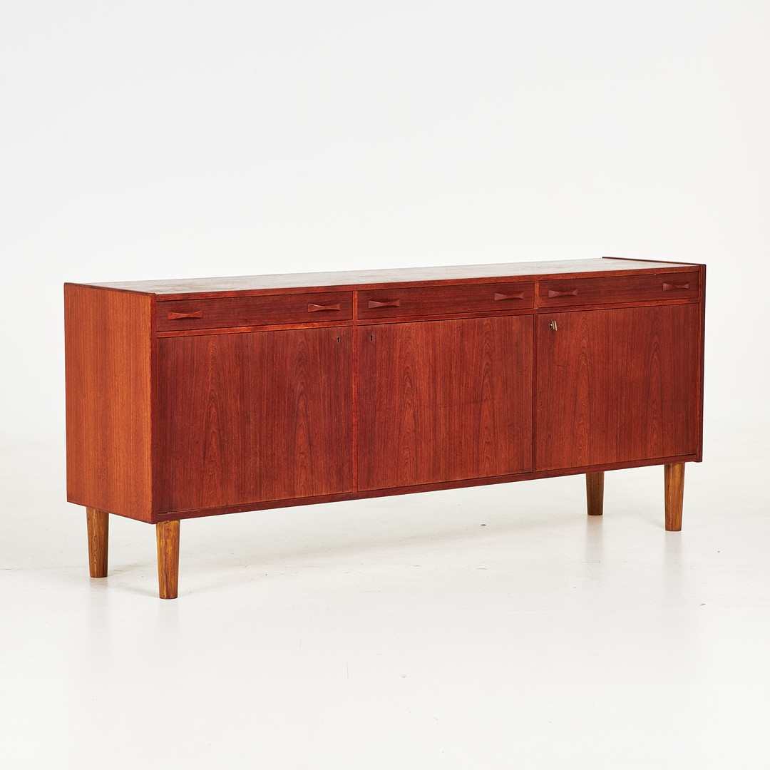 TAGE OLOFSSON. Sideboard / skänk, teak, 3 draglådor samt skåpdel, märkt, Ulferts, 1950/60-tal.
